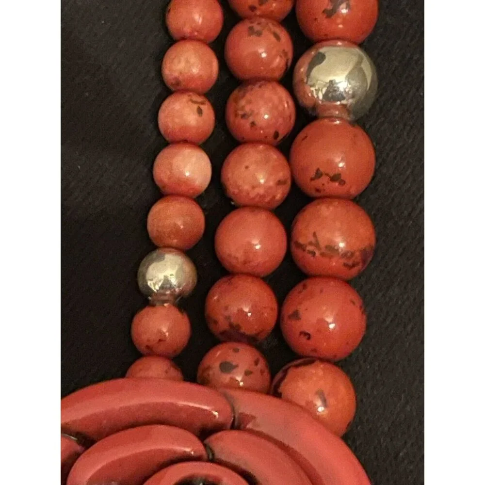 NECKLACE RED CORAL LOOK TRIPLE STRAND‎ FLOWER FUN FASHION COLLECTIBLE PLASTIC